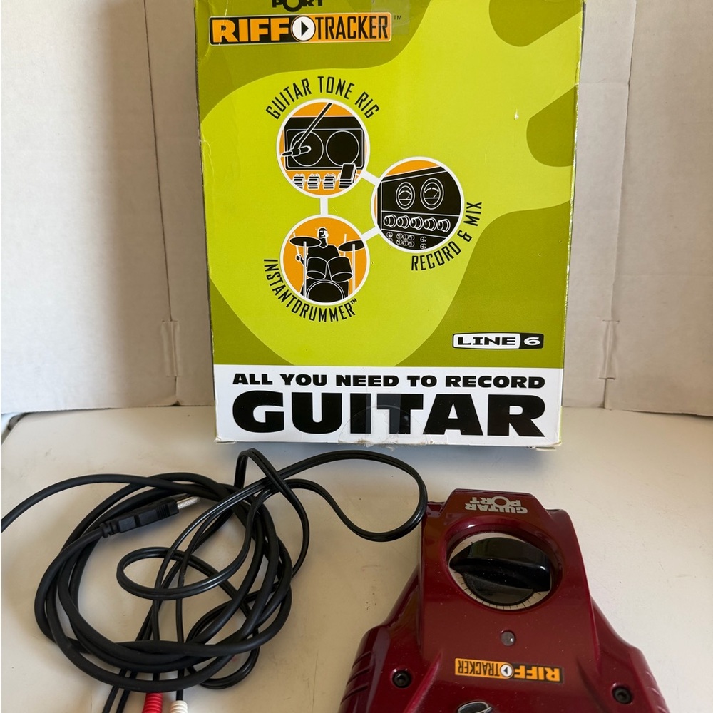 Line 6 Riff Tracker Guitar Recorder in Deep Red